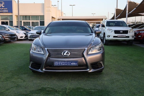 Used Lexus LS 460 4 door 4.6L SWB 2014