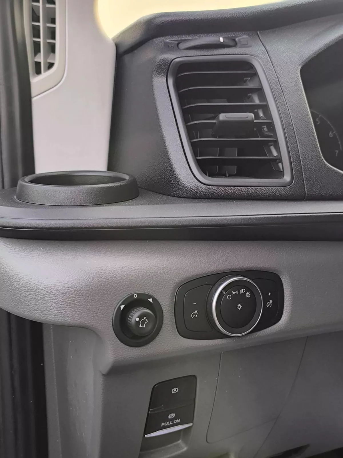 Ford Transit Custom SWB LRF FORD TRANSIT 150 VAN-12-0