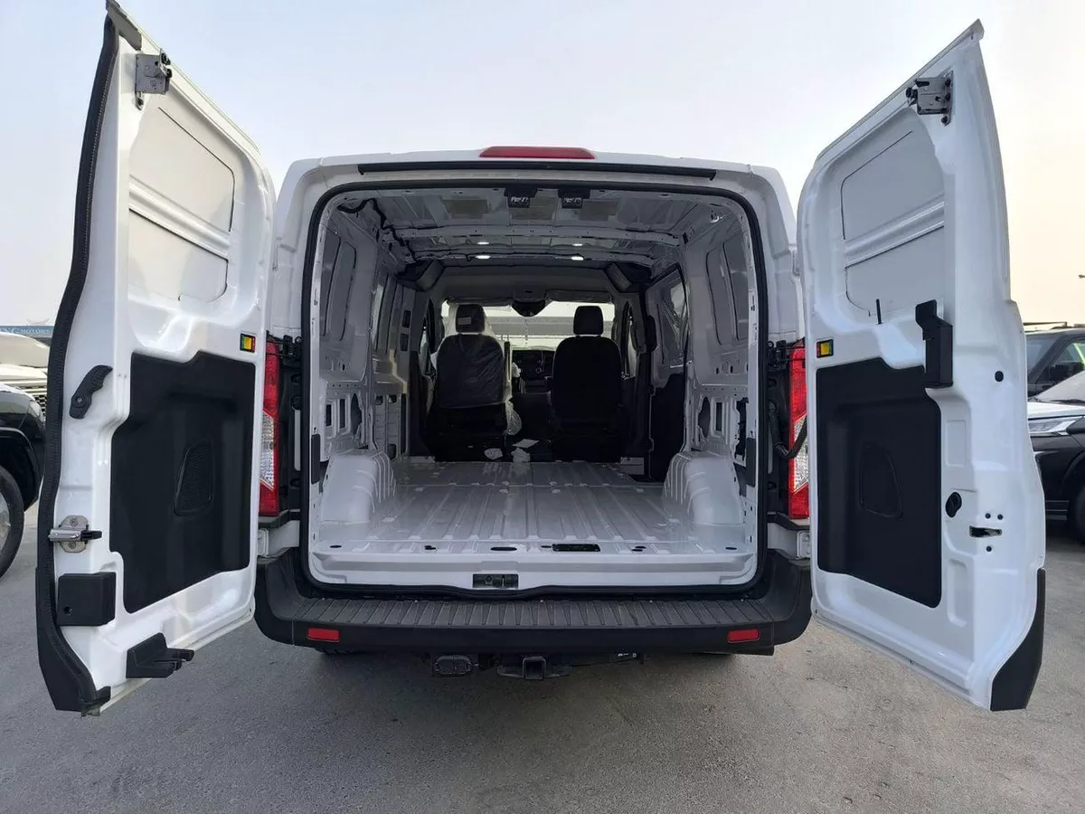 Ford Transit Custom SWB LRF FORD TRANSIT 150 VAN-8-0