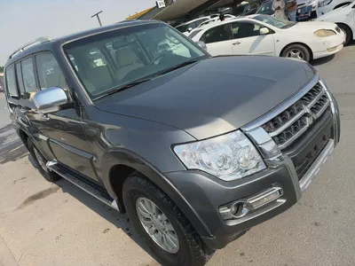Mitsubshi pajero 2015 Gary color GCC calen car-1