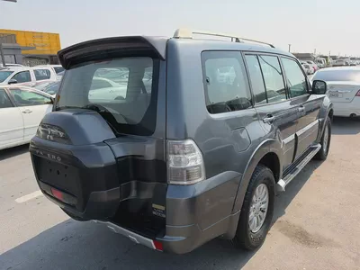 Mitsubshi pajero 2015 Gary color GCC calen car-7