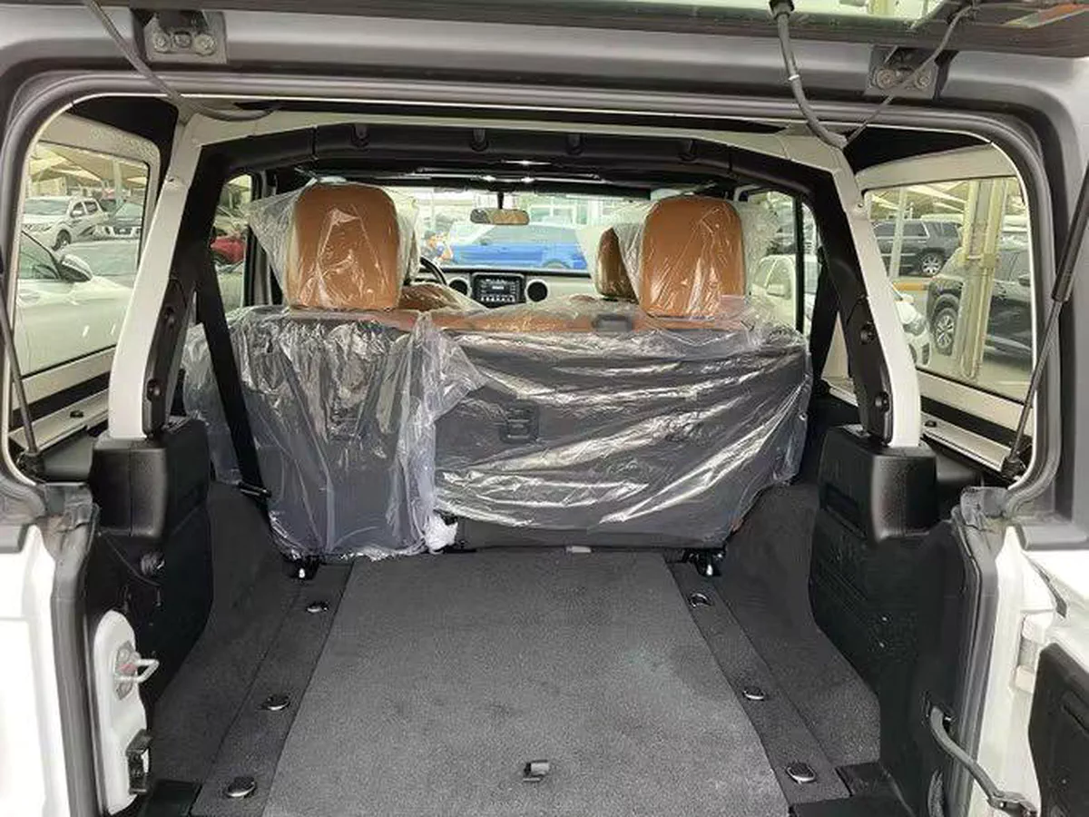For sale ⁦Jeep Wrangler IV (JL), 6.4 l, 2021⁩ in UAE, Sharjah-13-13