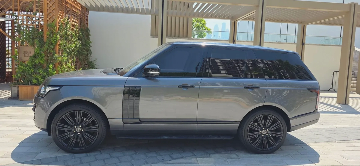 2015-Range Rover Vouge SE-5.0L-Excellent condition-Less Kilometer Driven-2-2
