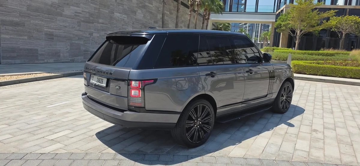 2015-Range Rover Vouge SE-5.0L-Excellent condition-Less Kilometer Driven-5-5