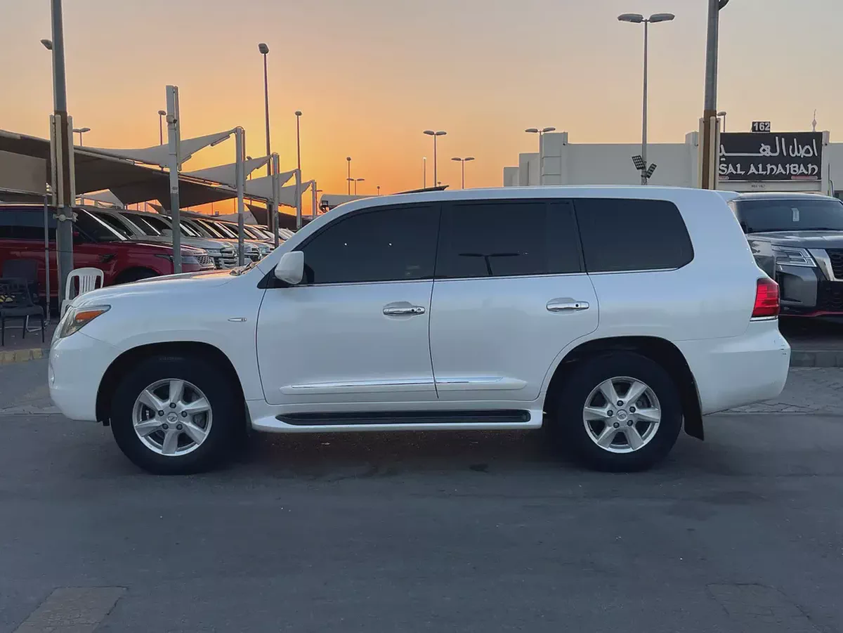 لكزس LX570 خليجي Lexus LX 570 Sport 2010 | GCC Specs | Pristine Condition-2-2