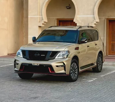 Nissan Patrol 2016 LE Platinum - GCC Specs - Pristine Condition-2