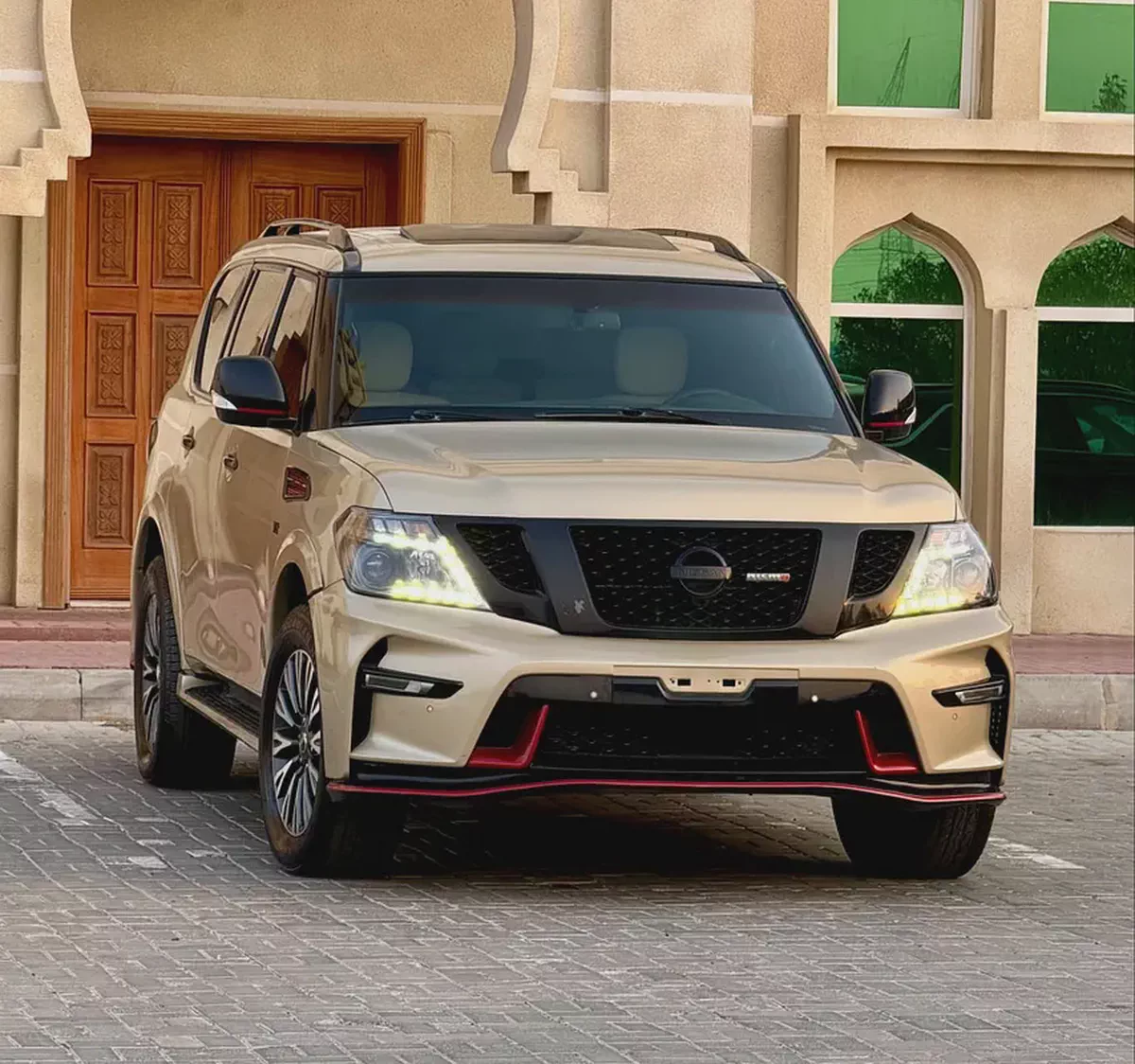 Nissan Patrol 2016 LE Platinum - GCC Specs - Pristine Condition