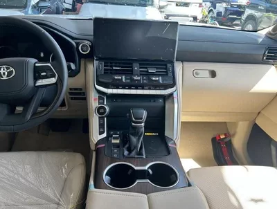 Toyota Land Cruiser VX-4