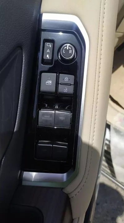Toyota Land Cruiser VX-7