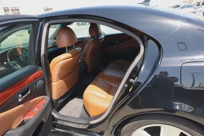 Used Lexus LS 460 4 door 4.6L SWB 2011-9