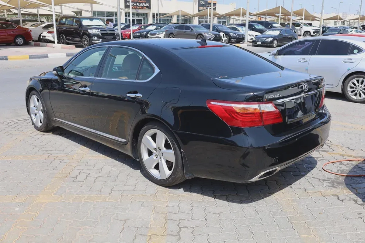 Used Lexus LS 460 4 door 4.6L SWB 2011-11-11