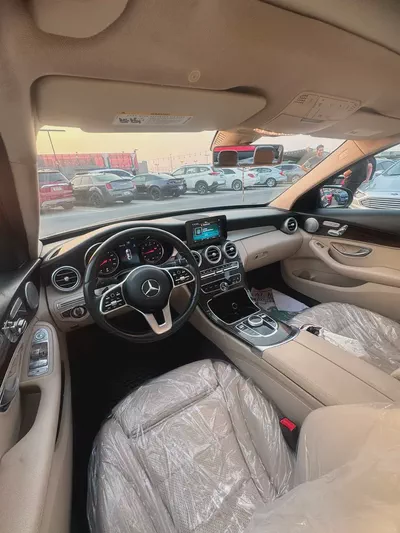 مرسيدس C300 مواصفات أمريكية فل اوبشن بحالة جيدة-10