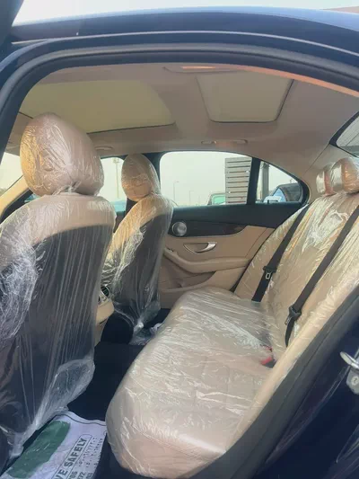 مرسيدس C300 مواصفات أمريكية فل اوبشن بحالة جيدة-8