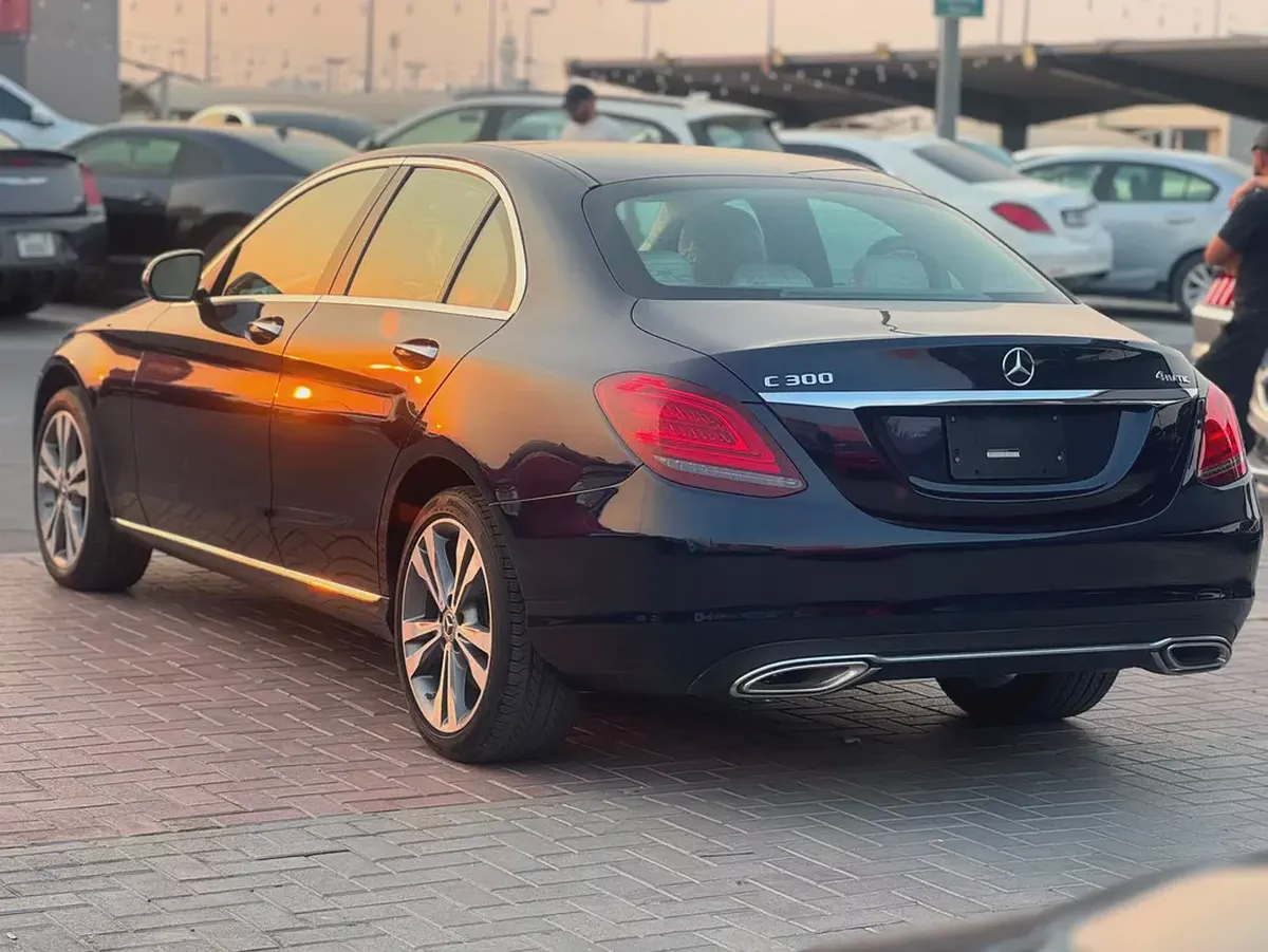 مرسيدس C300 مواصفات أمريكية فل اوبشن بحالة جيدة-5-5