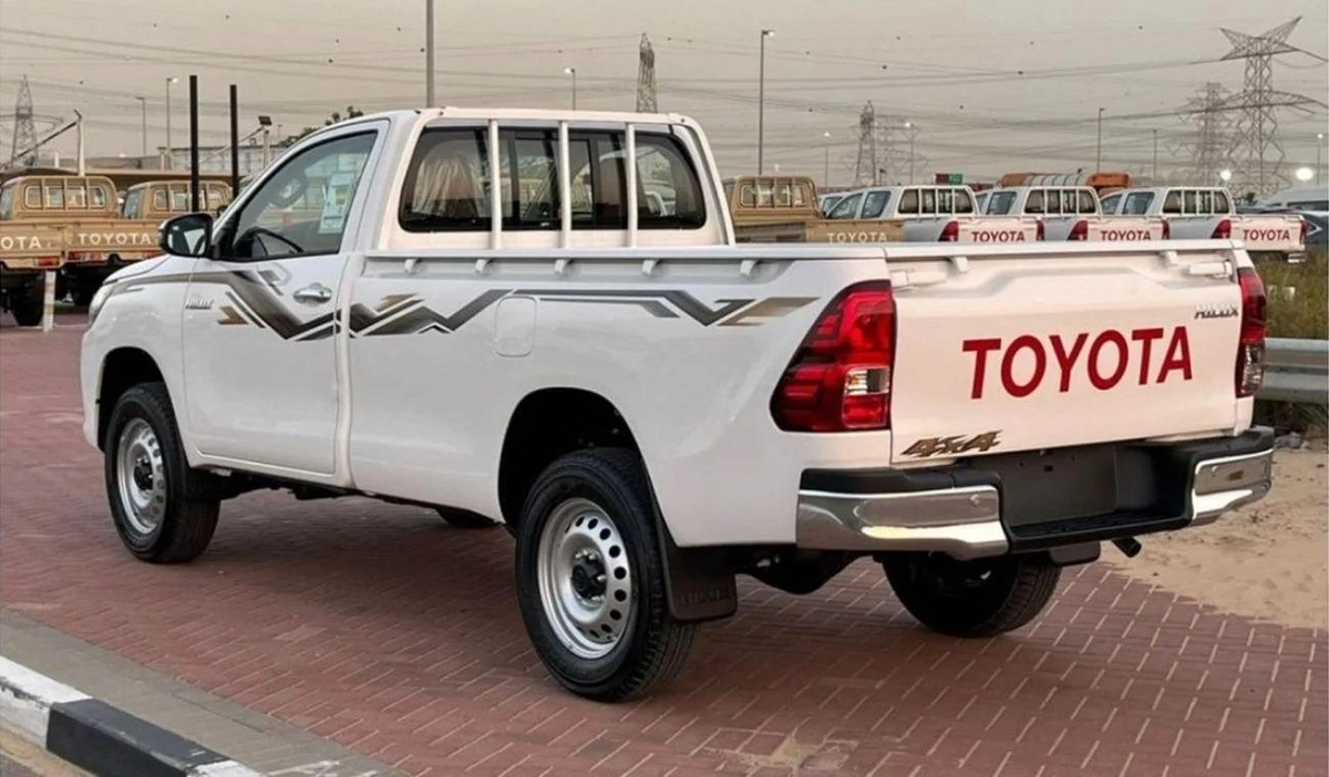 Toyota Hilux Toyota Hilux Single Cab 2.4L Manual-8-8