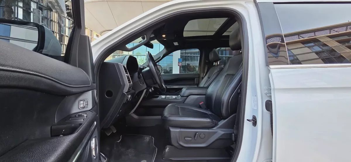 2021-Ford Expedition XLT-Panoramic Roof-Leather Seats-Under Warranty-Bank Finance Available-9-9
