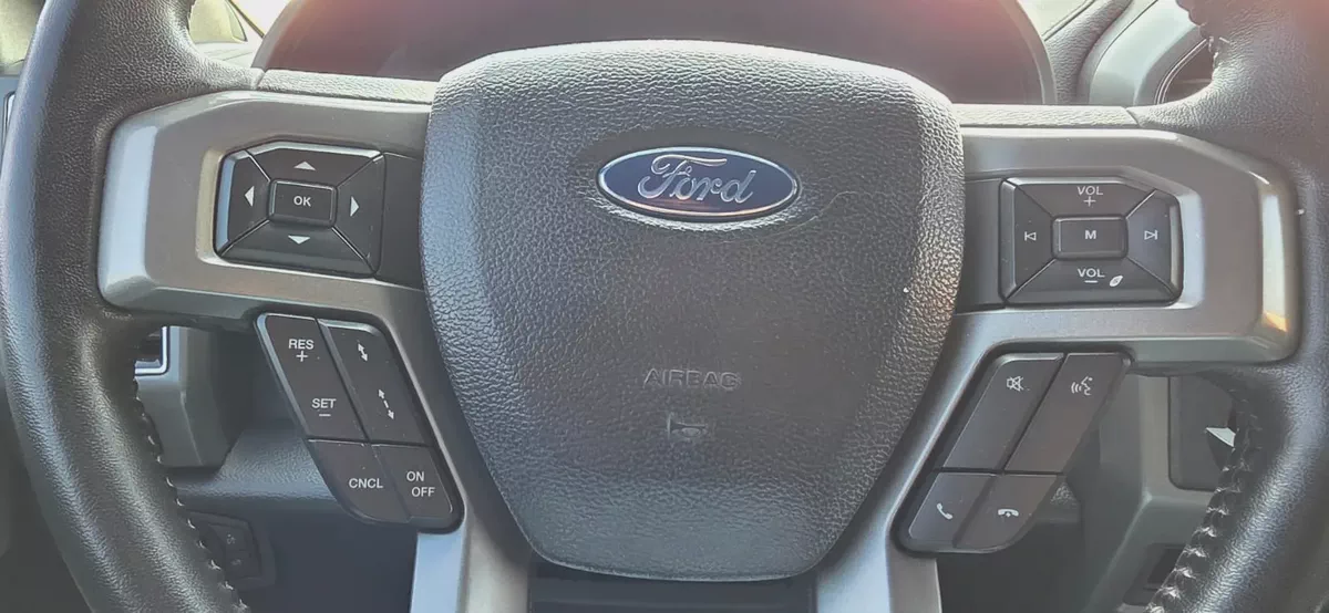 2021-Ford Expedition XLT-Panoramic Roof-Leather Seats-Under Warranty-Bank Finance Available-12-12