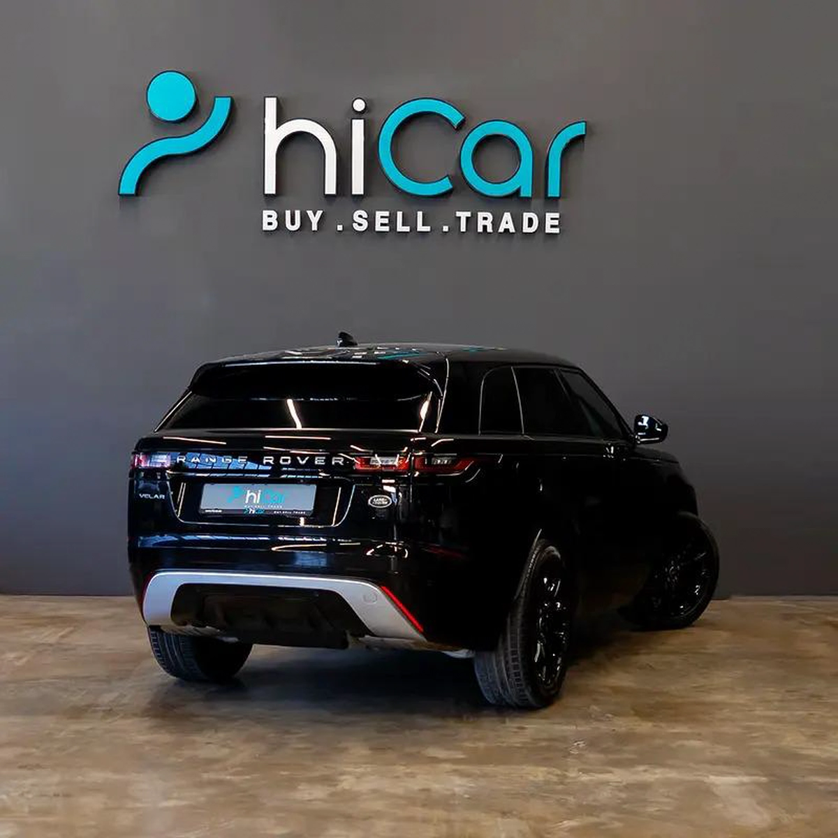 AED 3,161 pm • 0% Downpayment • Velar R-Dynamic • 1 Year Warranty • Full Service History-15-15