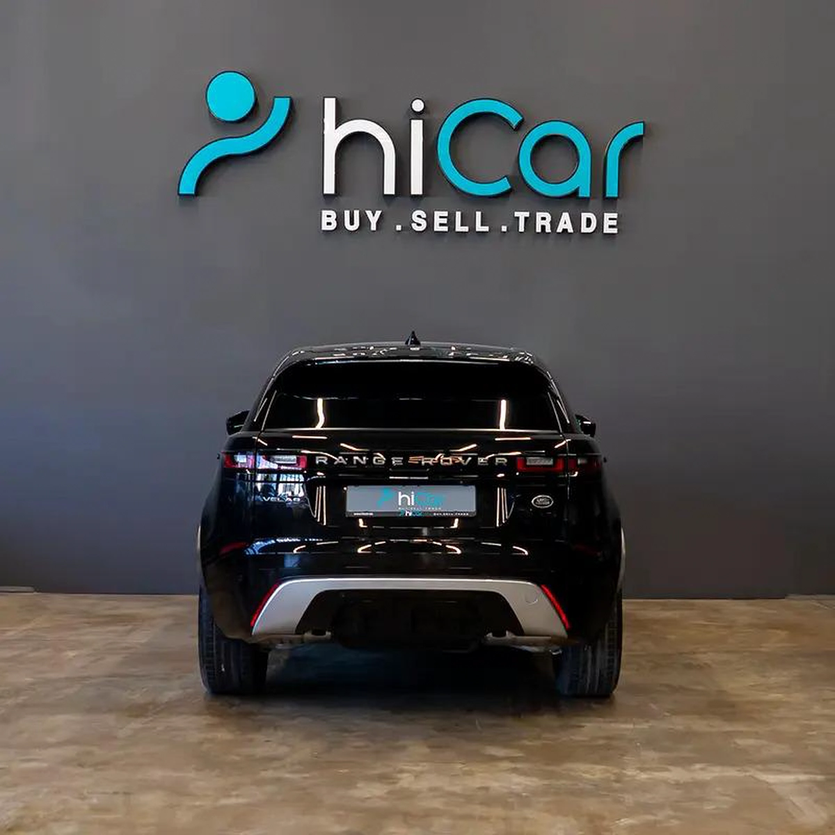 AED 3,161 pm • 0% Downpayment • Velar R-Dynamic • 1 Year Warranty • Full Service History-11-11