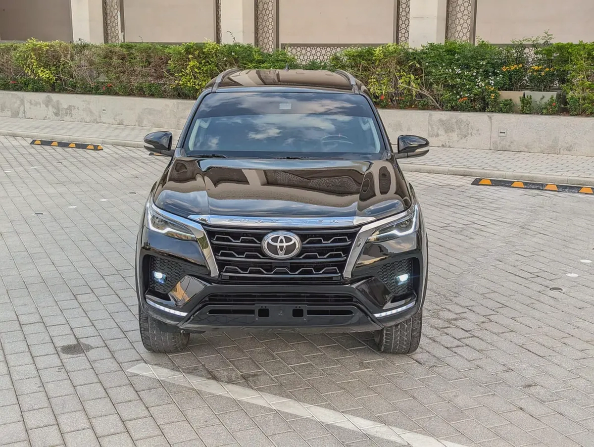 TOYOTA FORTUNER 2017 FACELIFTED 2025 GXR V6 GCC IN PERFECT CONDITION-18-18