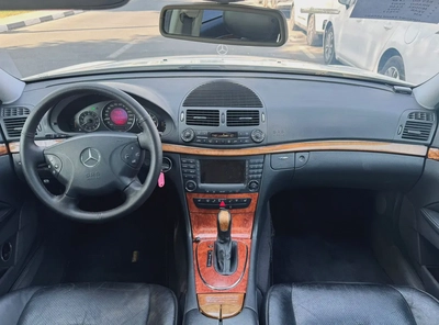 BENZ E240 | V6 | CLEAN CAR FRESH JAPAN IMPORT-16