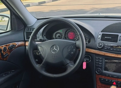 BENZ E240 | V6 | CLEAN CAR FRESH JAPAN IMPORT-19