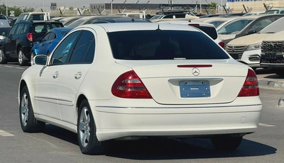 BENZ E240 | V6 | CLEAN CAR FRESH JAPAN IMPORT-4