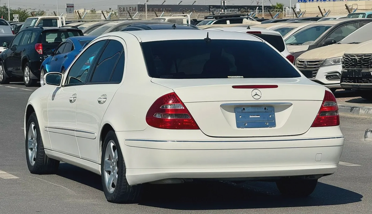 BENZ E240 | V6 | CLEAN CAR FRESH JAPAN IMPORT-4-4