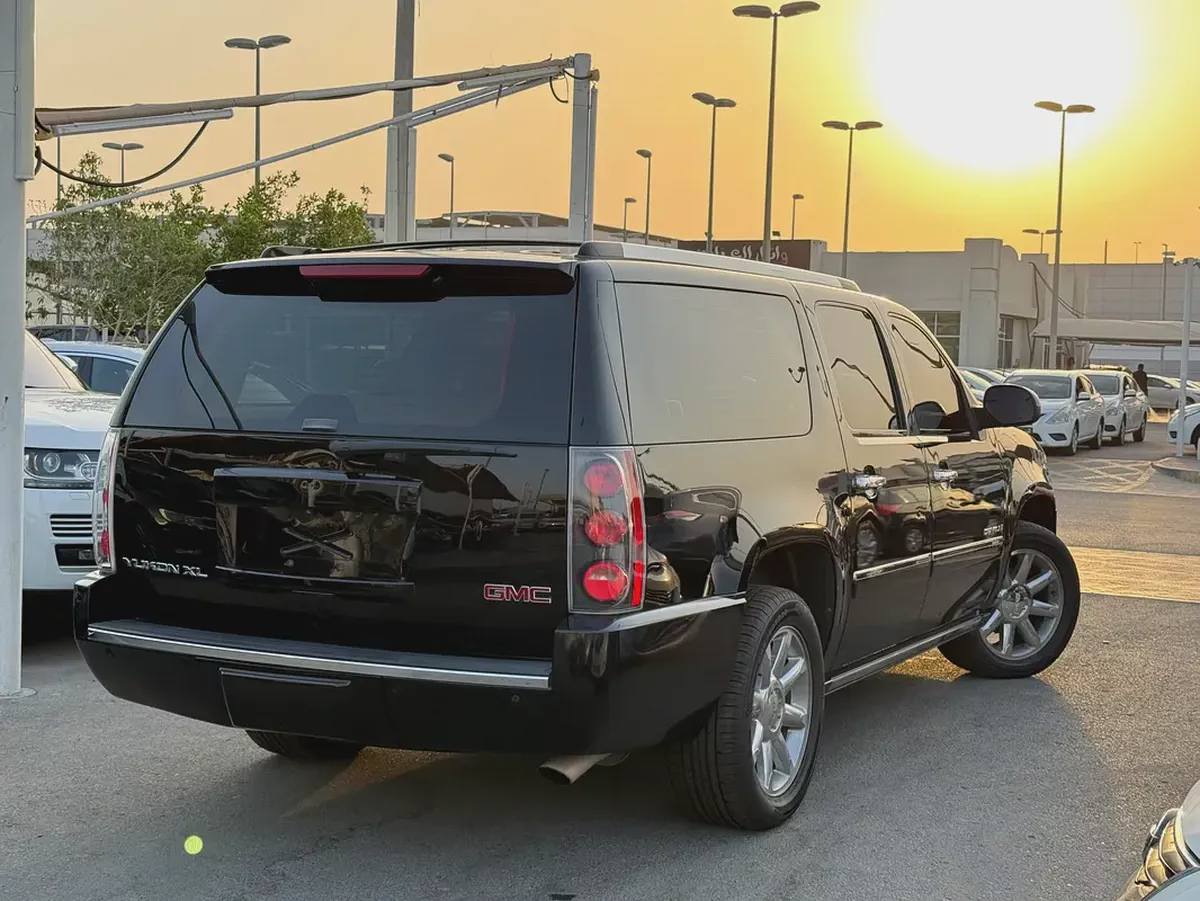 GMC Yukon XL Denali 2009 | GCC Specs | Original Paint-3-3
