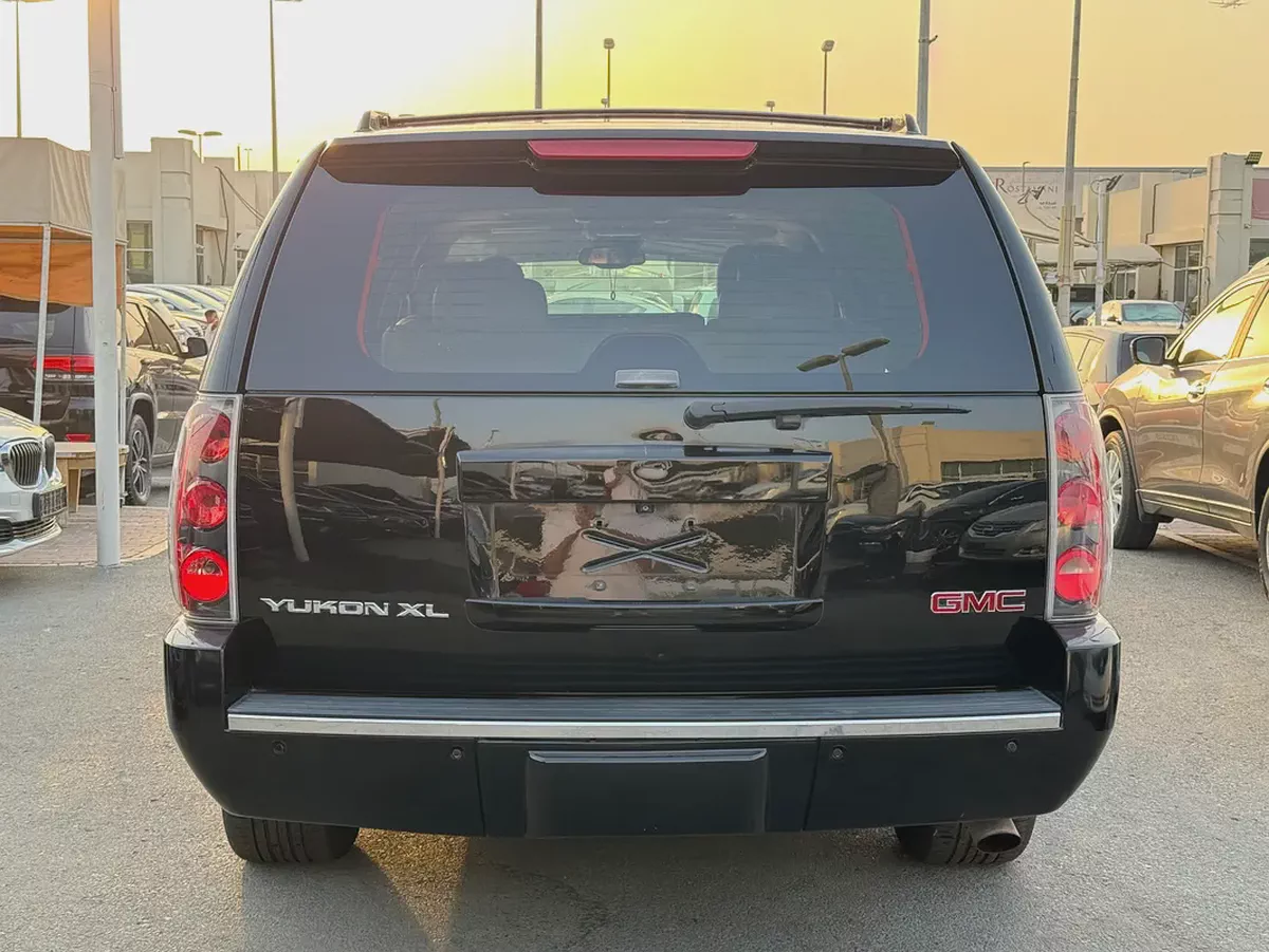 GMC Yukon XL Denali 2009 | GCC Specs | Original Paint-4-4