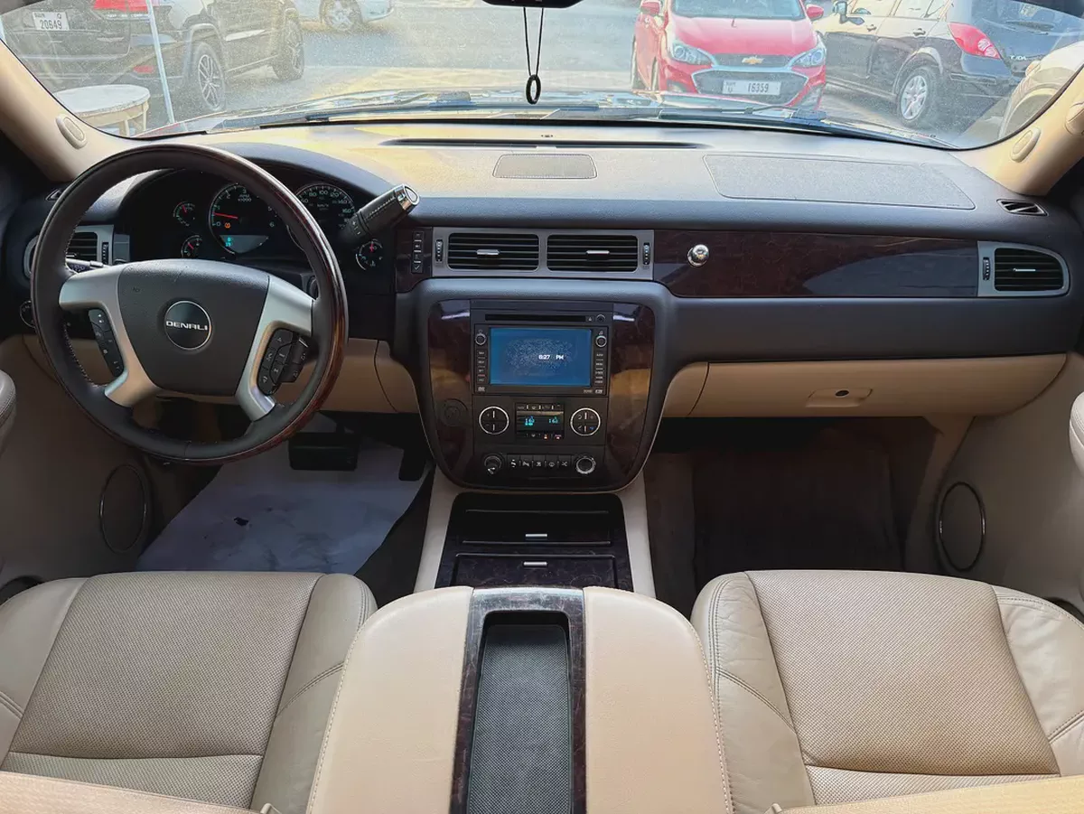 GMC Yukon XL Denali 2009 | GCC Specs | Original Paint-6-6