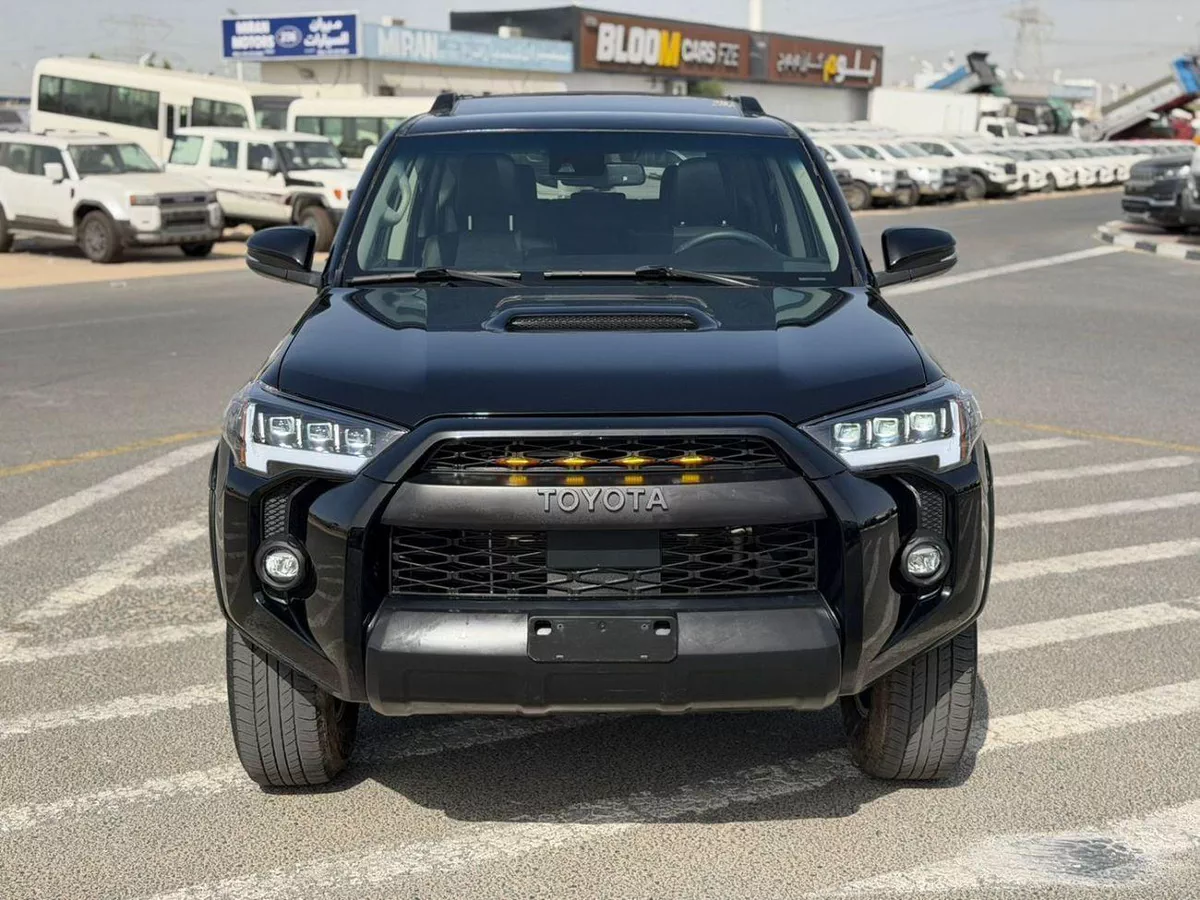 Toyota 4Runner  2022 Toyota 4Runner Full Option+ 4.0L V6 - AWD 4x4 With Radar & Push Start - Sunroof-1-0