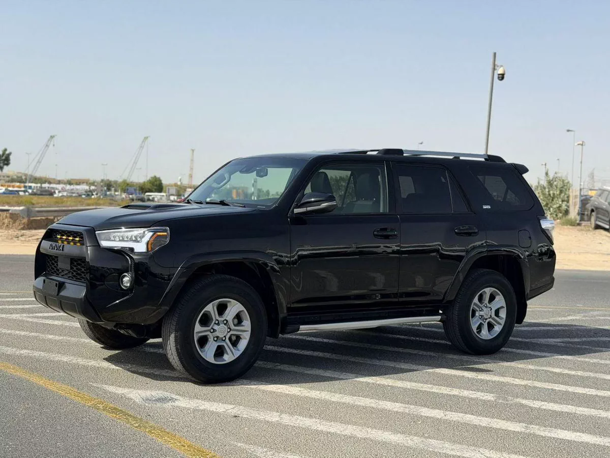 Toyota 4Runner  2022 Toyota 4Runner Full Option+ 4.0L V6 - AWD 4x4 With Radar & Push Start - Sunroof-2-0