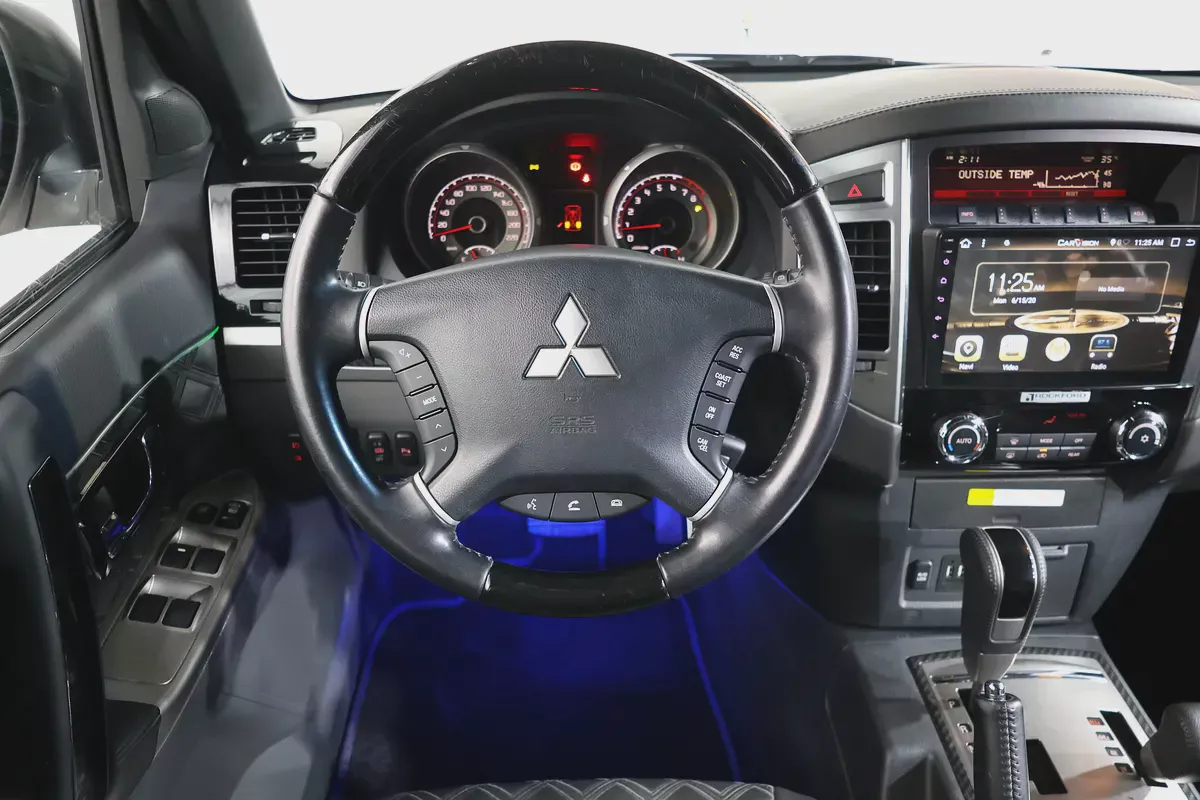 Mitsubishi Pajero Signature Edition 3.8 GLS 2020 | GCC Specs | Pristine Condition-10-10