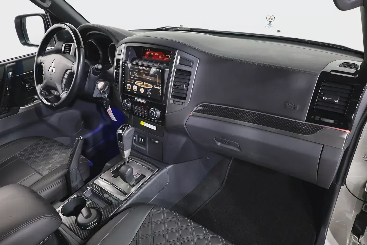 Mitsubishi Pajero Signature Edition 3.8 GLS 2020 | GCC Specs | Pristine Condition-12-12