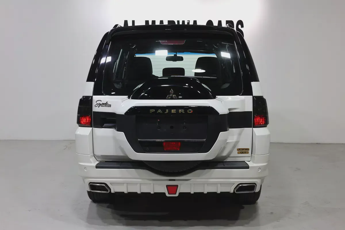Mitsubishi Pajero Signature Edition 3.8 GLS 2020 | GCC Specs | Pristine Condition-4-4