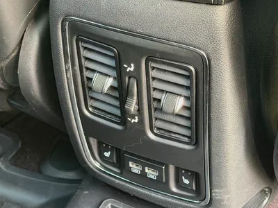 2017 Jeep Grand Cherokee Limited 5.7L V8 | GCC Specs | Excellent Condition-17