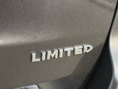 2017 Jeep Grand Cherokee Limited 5.7L V8 | GCC Specs | Excellent Condition-18
