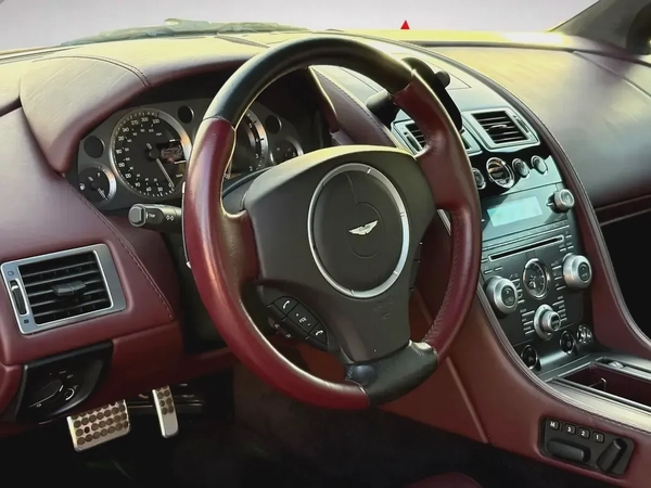 ASTON MARTIN VANTAGE | 4.7L V8 | 2009 | GCC SPECS