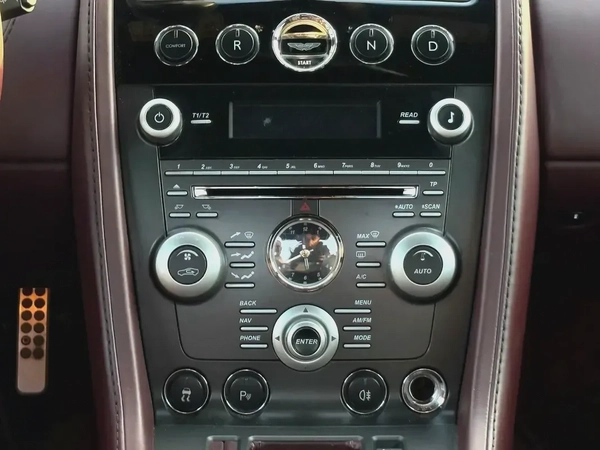 ASTON MARTIN VANTAGE | 4.7L V8 | 2009 | GCC SPECS