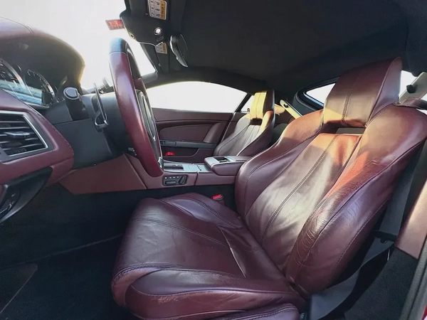 ASTON MARTIN VANTAGE | 4.7L V8 | 2009 | GCC SPECS