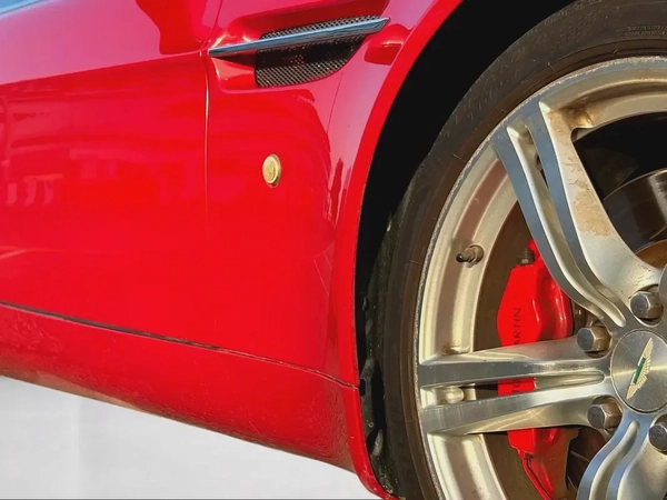 ASTON MARTIN VANTAGE | 4.7L V8 | 2009 | GCC SPECS