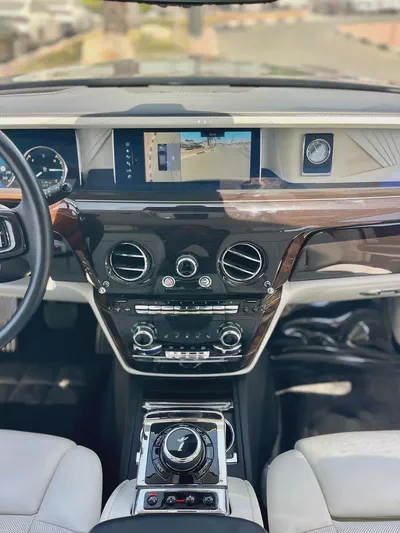 2019 Rolls-Royce Phantom Extended Wheelbase – GCC Specs, Immaculate Condition-9