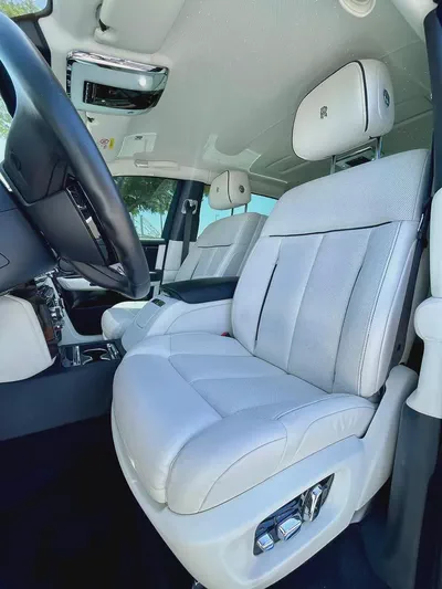 2019 Rolls-Royce Phantom Extended Wheelbase – GCC Specs, Immaculate Condition-11