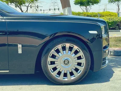 2019 Rolls-Royce Phantom Extended Wheelbase – GCC Specs, Immaculate Condition-6