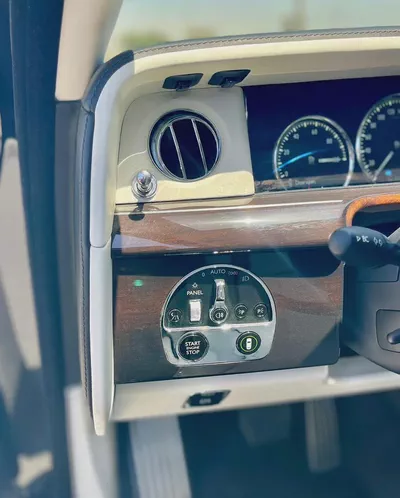 2019 Rolls-Royce Phantom Extended Wheelbase – GCC Specs, Immaculate Condition-7
