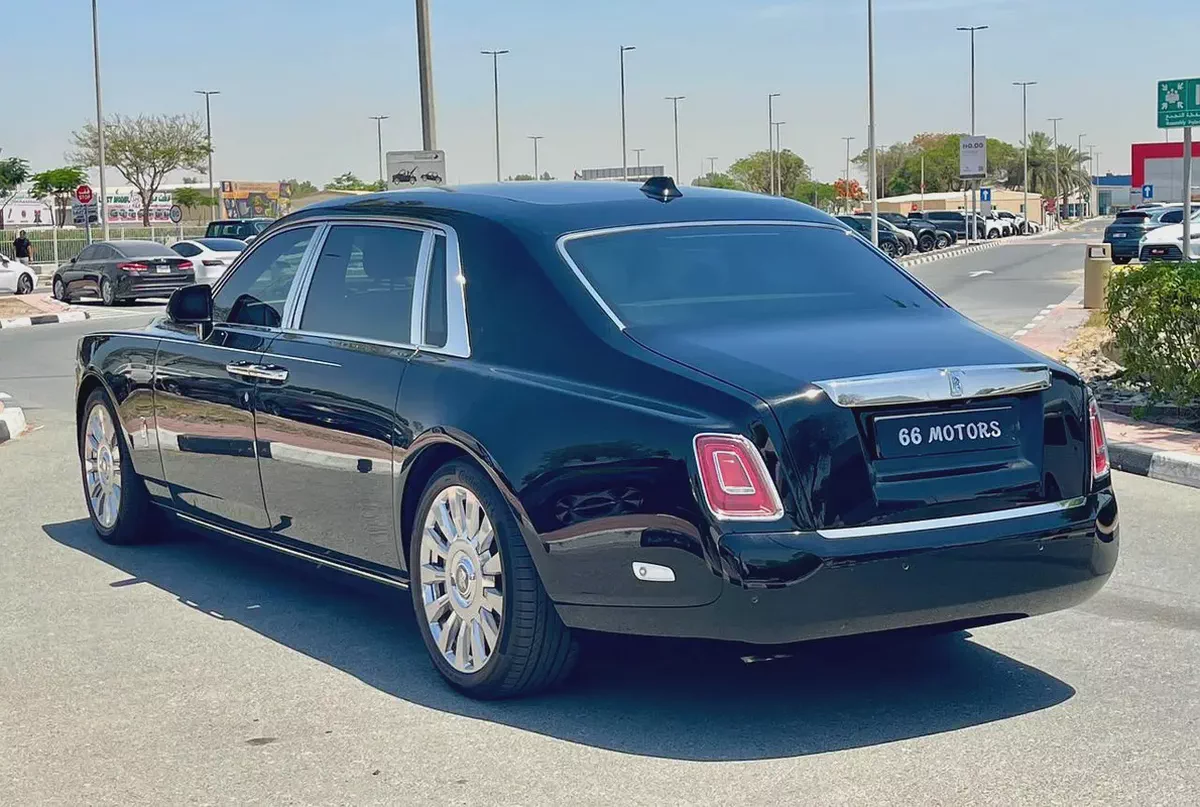 2019 Rolls-Royce Phantom Extended Wheelbase – GCC Specs, Immaculate Condition-2-2