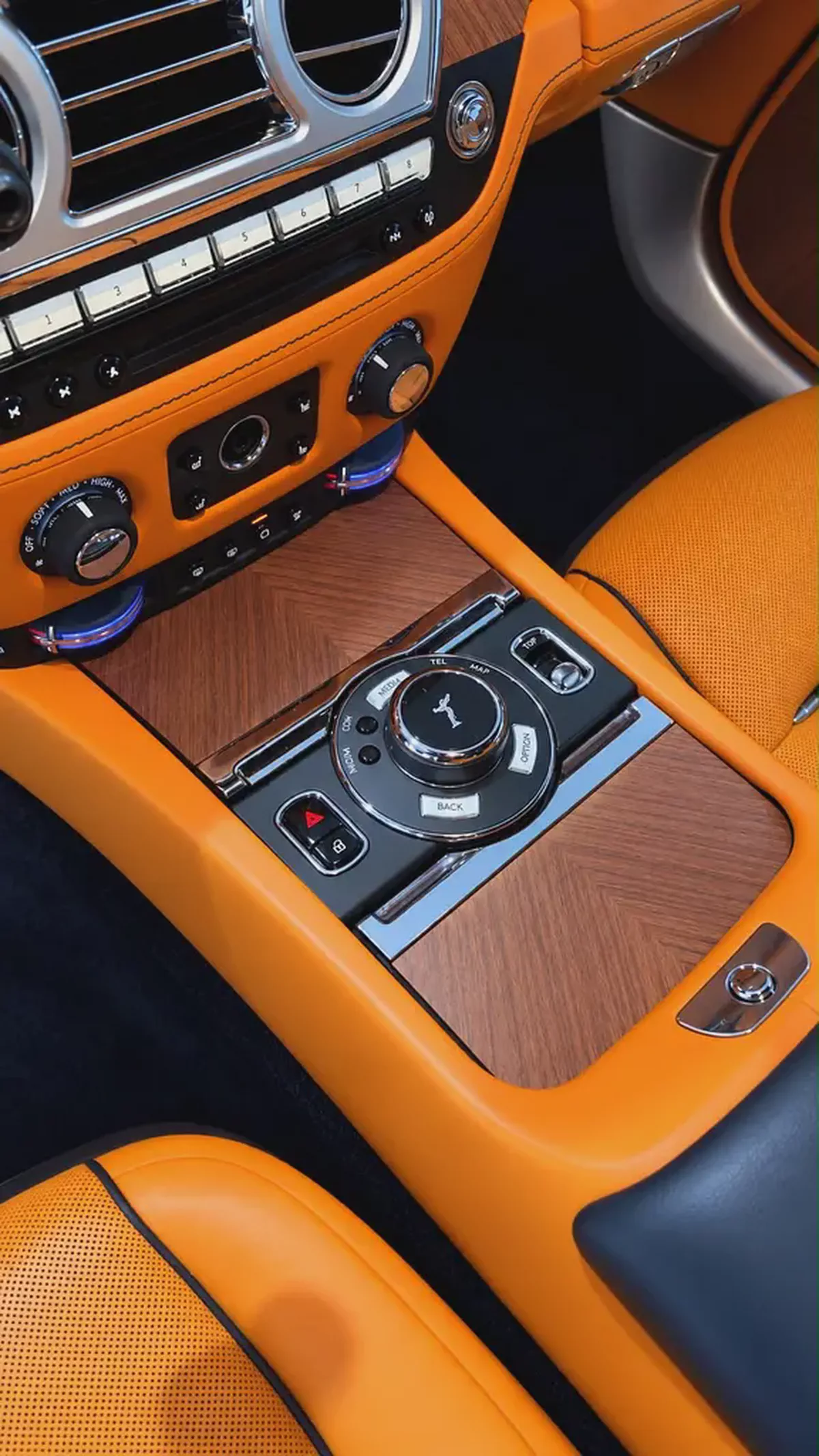 Rolls-Royce Dawn 2017 Standard GCC Specs - Under Warranty and Service-7-7