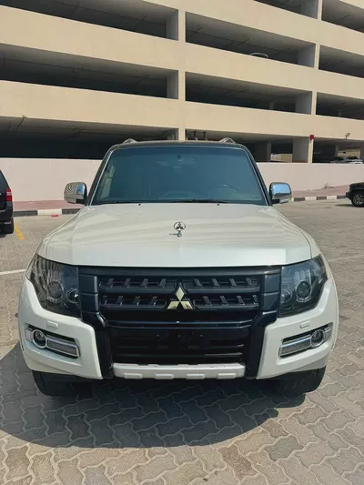 Mitsubishi Pajero GCC Without Bank Pay 19k remaining easy emi | Well Maintained-3