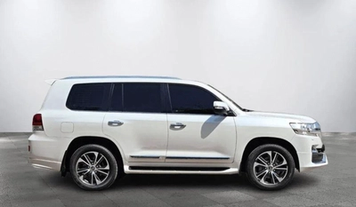 Toyota Land Cruiser VXR 5.7L 4WD VXR 5.7L-8CYL 4WD Grand Touring - Completely Agency Maintained-2